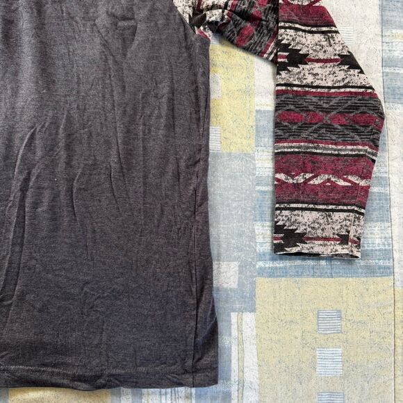 COPY - Aeropostale Gray Pullover Long Sleeve Aztec Print Hooded Sweatshirt Men'… - Picture 11 of 16